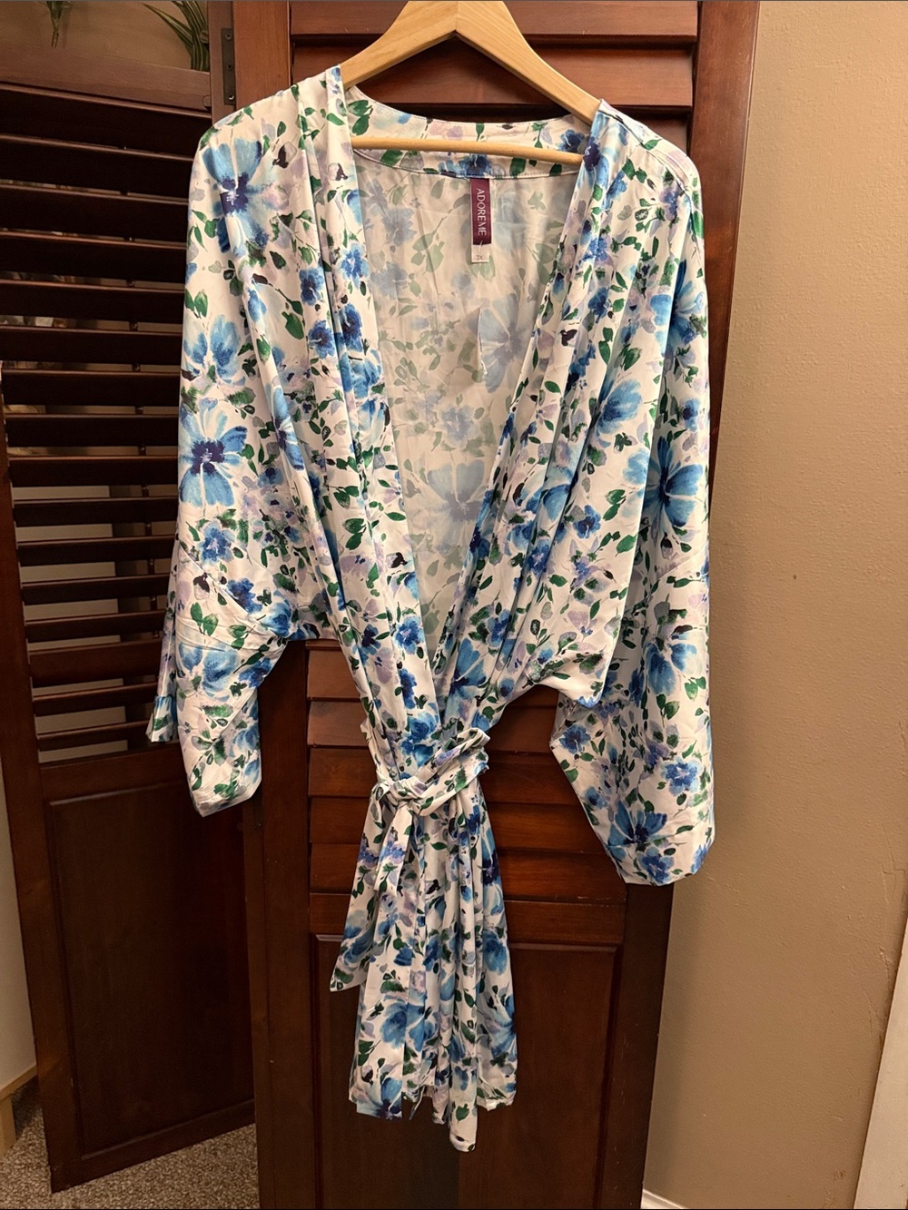Adore Me brand Floral Blue & Green Satin Tie-Waist Kimono Robe 3X
